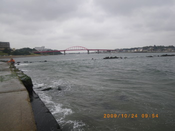 2009年10月24日那珂川河口突堤9時54分.jpg